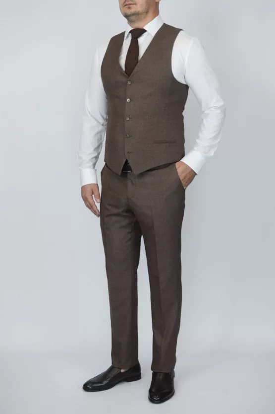 Костюм-тройка песочного цвета в зеленую клетку Каталог