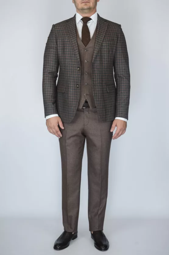 Костюм-тройка песочного цвета в зеленую клетку Каталог