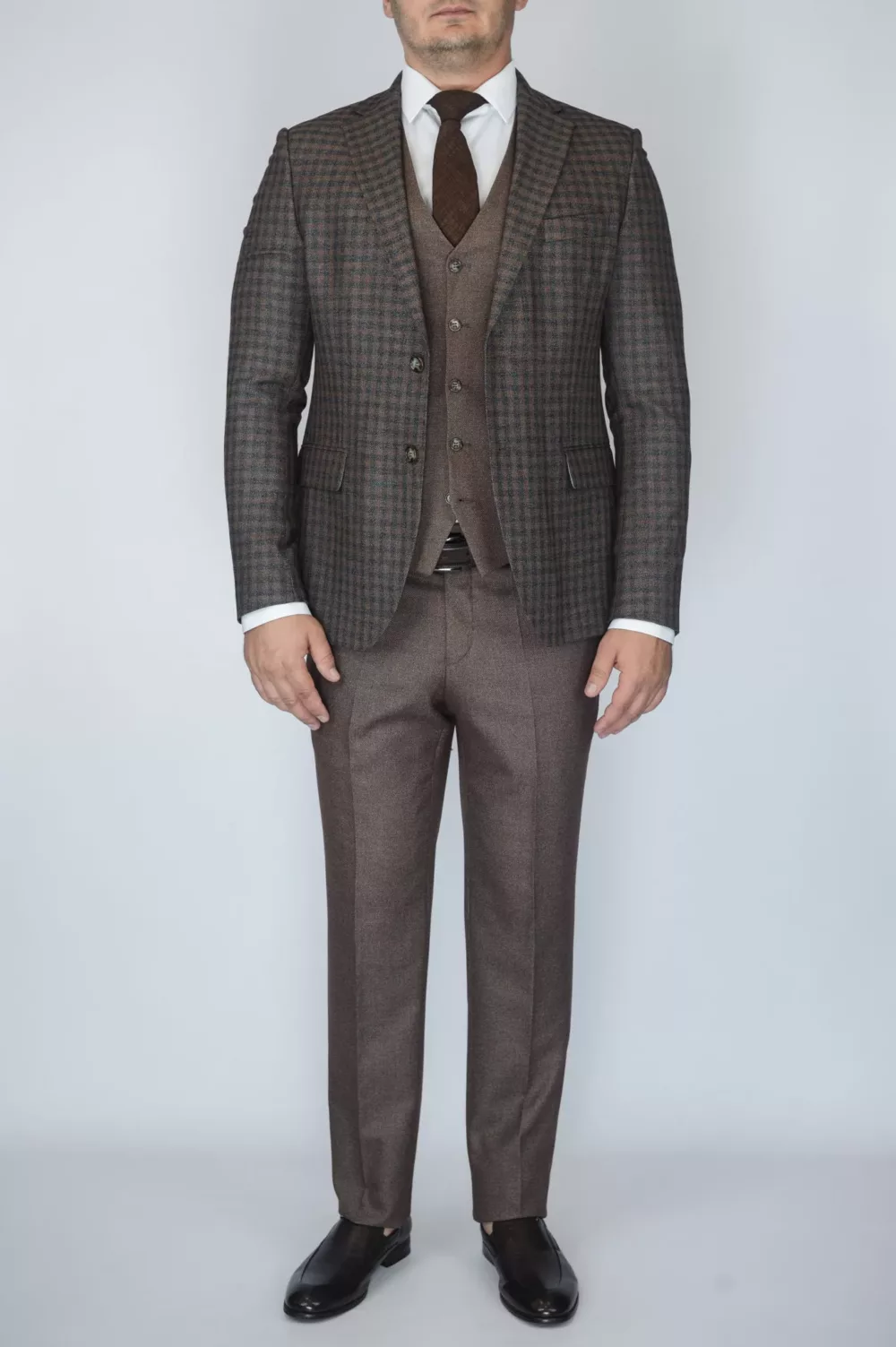 Костюм-тройка песочного цвета в зеленую клетку Каталог