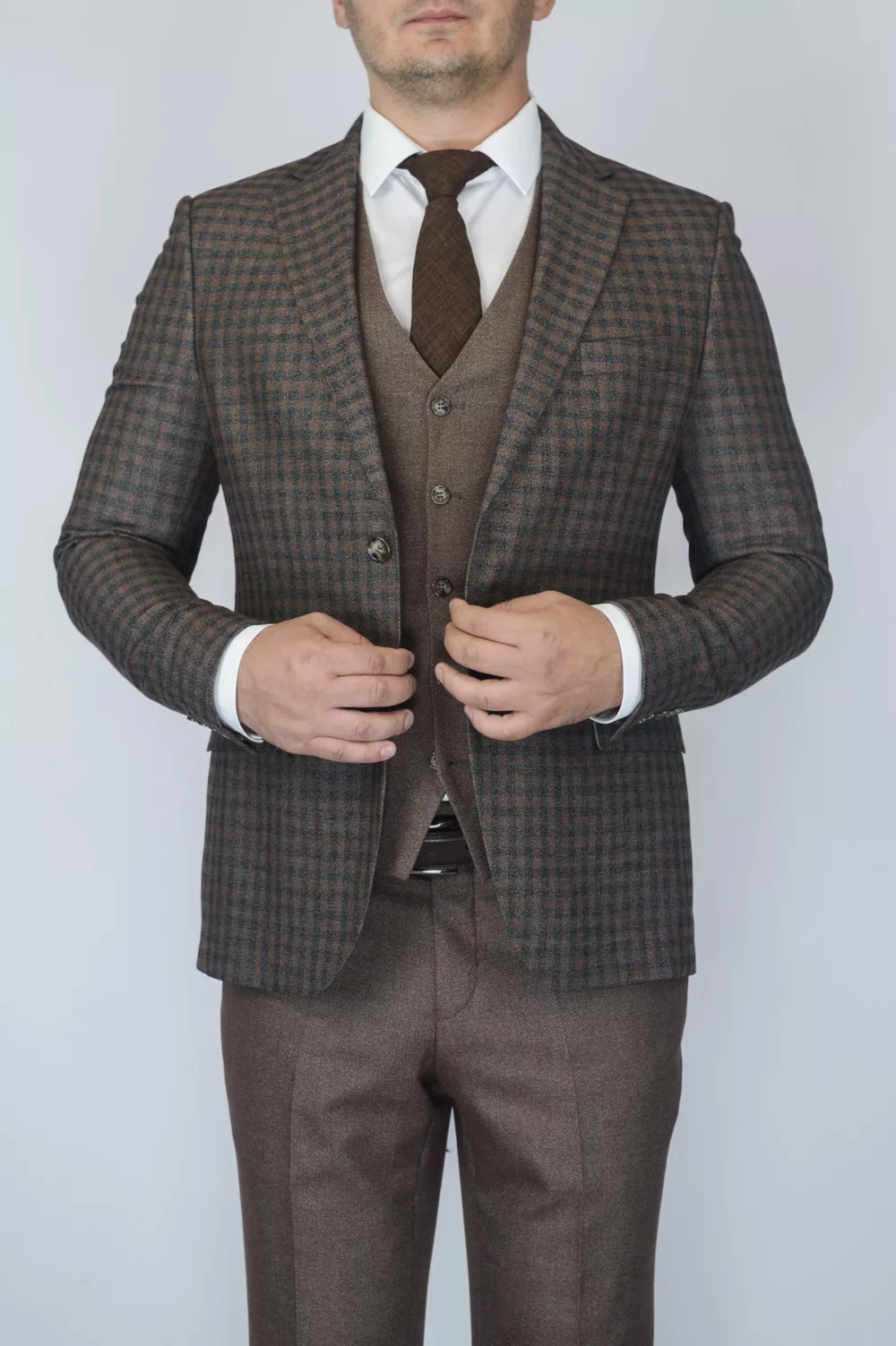 Костюм-тройка песочного цвета в зеленую клетку Каталог