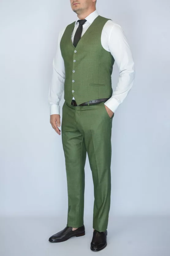 Костюм-тройка фисташковый оттенок Вечерние мужские костюмы