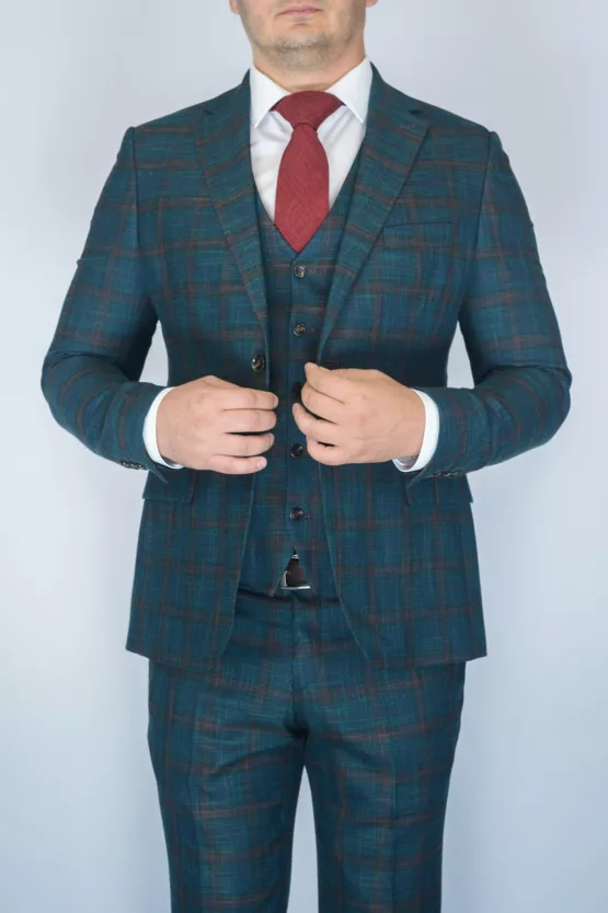 Костюм-тройка темно-зеленого цвета в коричневую клетку Каталог