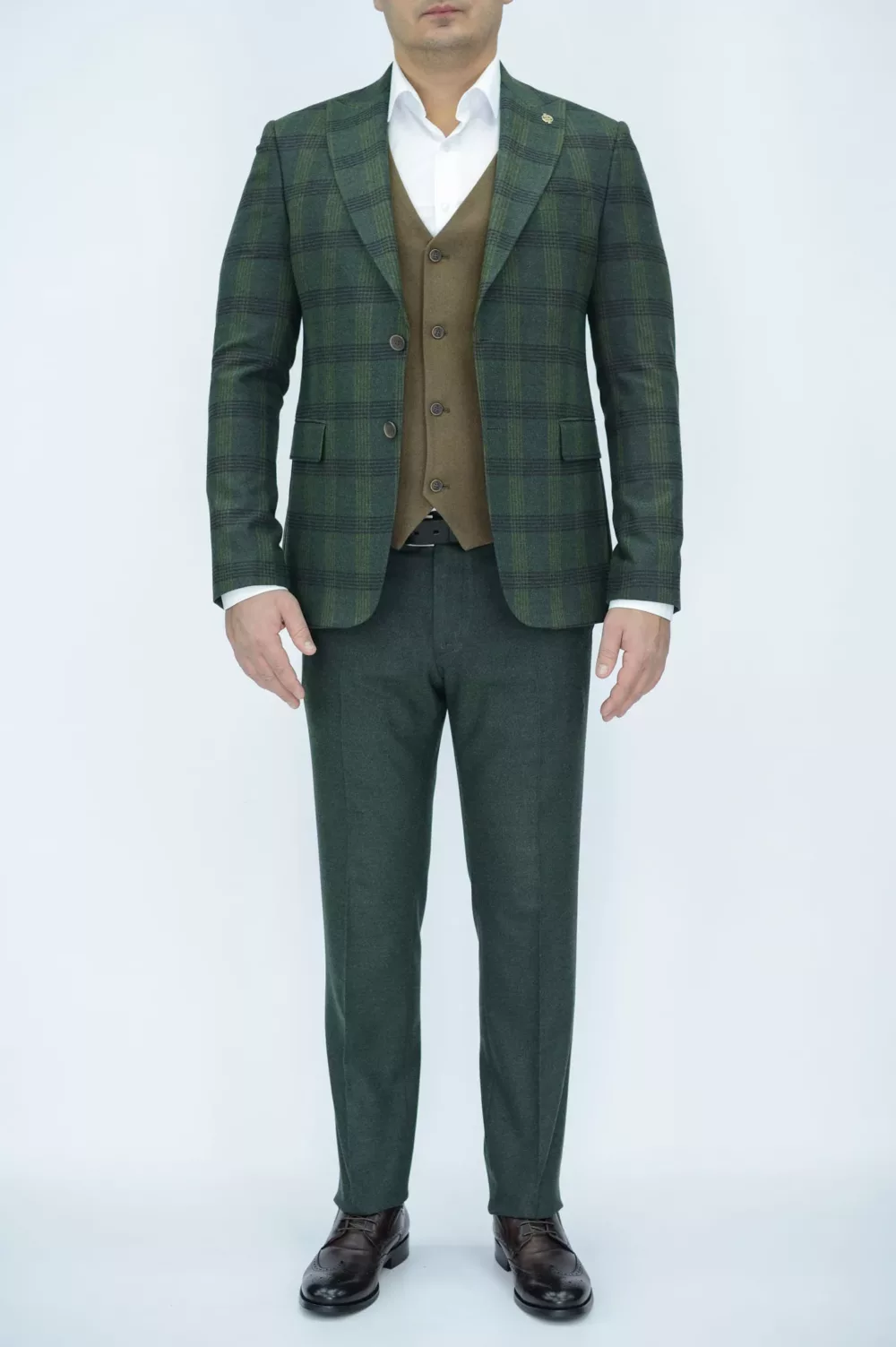 Костюм-тройка с клетчатым зеленым пиджаком Каталог