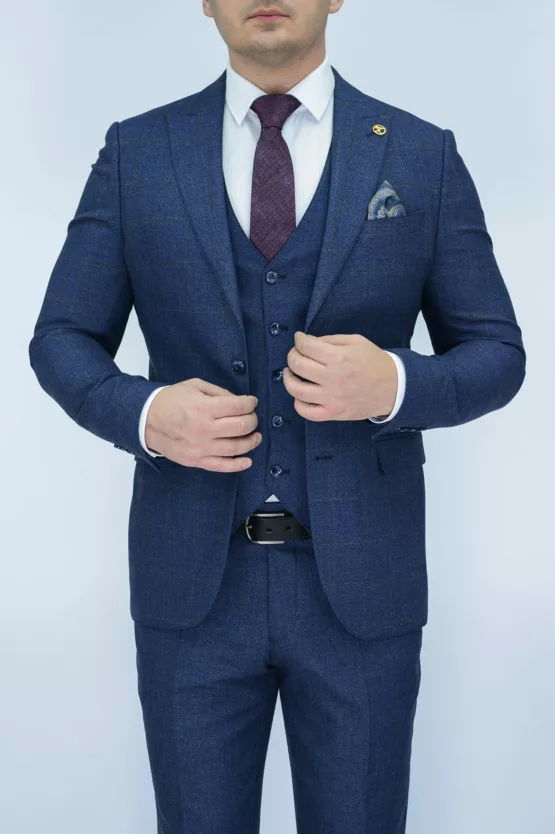 Костюм-тройка синего цвета в клетку твидовая ткань Каталог