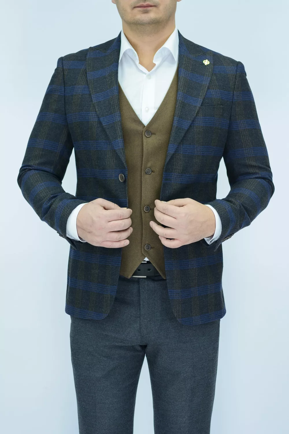 Костюм-тройка с синим клетчатым пиджаком Каталог