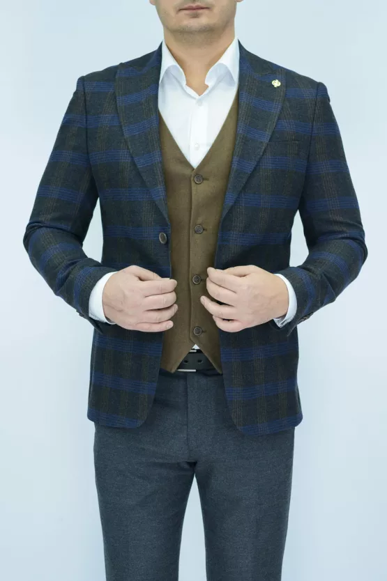 Костюм-тройка с синим клетчатым пиджаком Каталог
