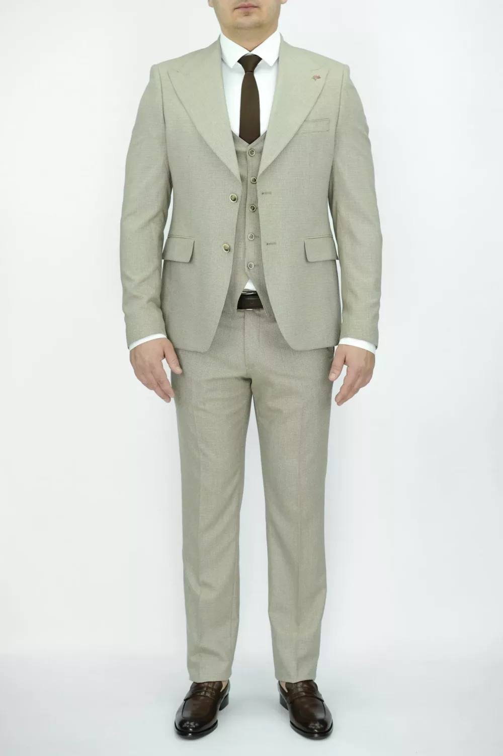 Костюм-тройка песочного цвета перфорированная ткань Каталог