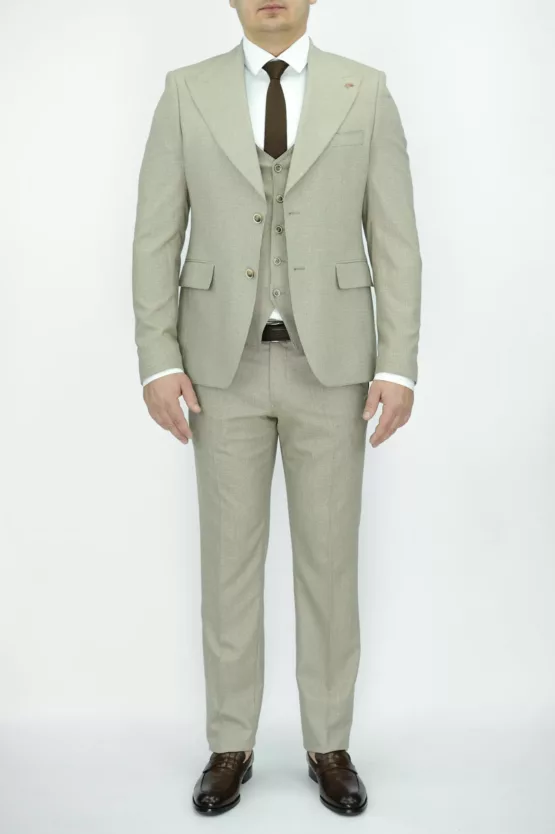 Костюм-тройка песочного цвета перфорированная ткань Каталог