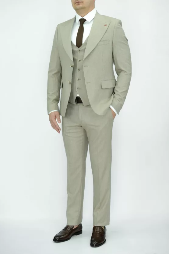 Костюм-тройка песочного цвета перфорированная ткань Каталог