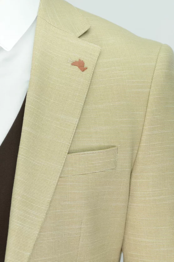 Костюм-тройка песочного цвета с шоколадным жилетом Каталог