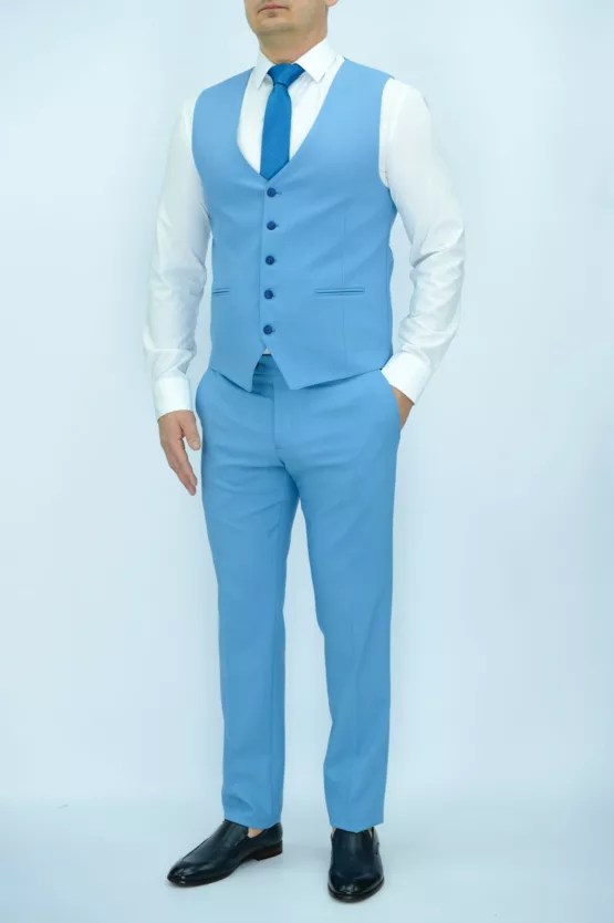 Костюм-тройка небесно-голубого цвета Каталог