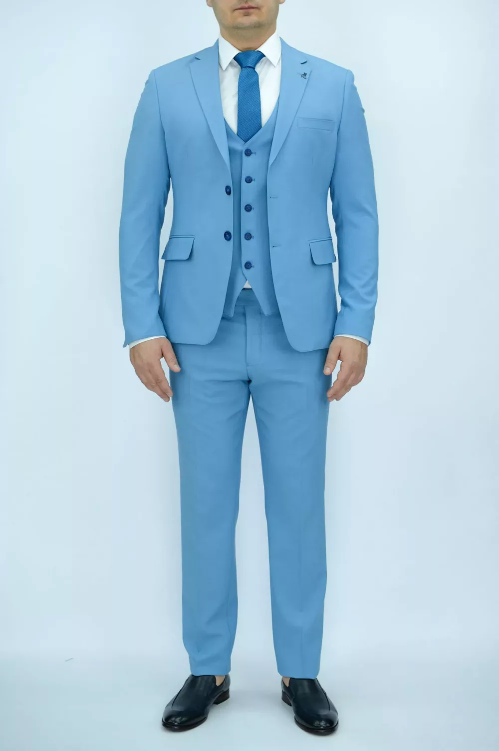Костюм-тройка небесно-голубого цвета Каталог