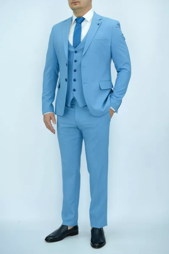 Костюм-тройка небесно-голубого цвета Каталог