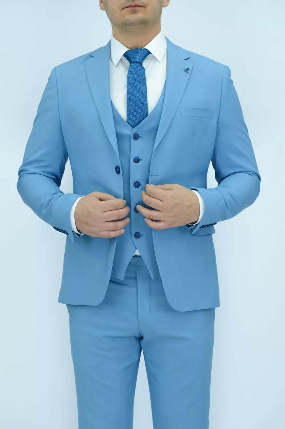 Костюм-тройка небесно-голубого цвета Каталог