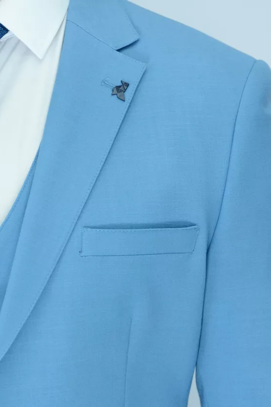 Костюм-тройка небесно-голубого цвета Каталог