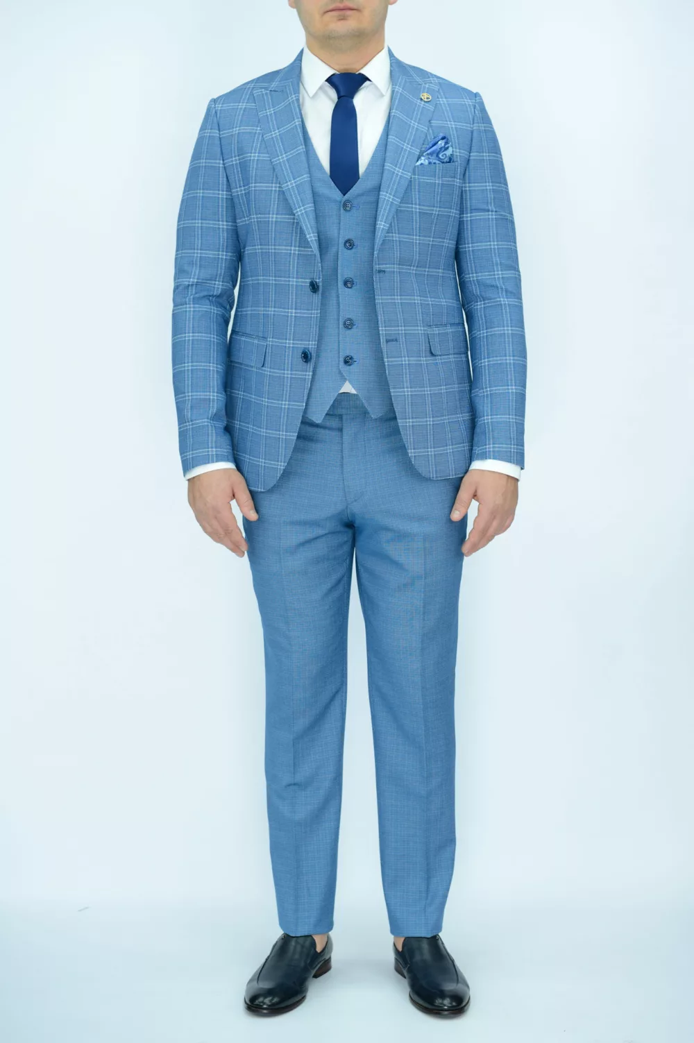 Костюм-тройка голубого цвета в клетку Каталог