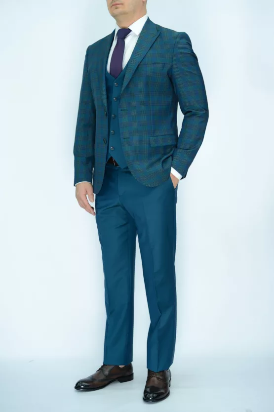 Костюм-тройка изумрудного цвета в клетку Каталог