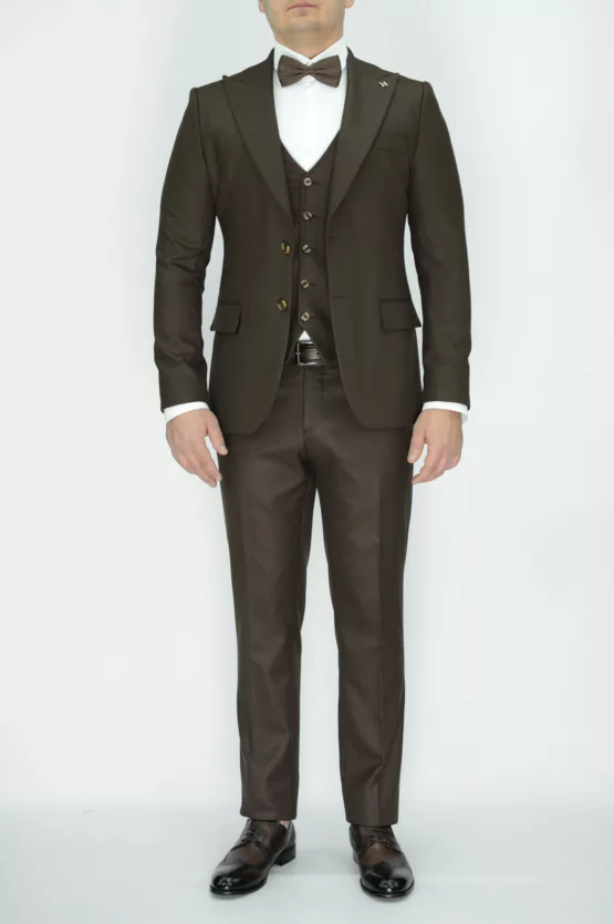 Костюм-тройка шоколадного цвета Каталог