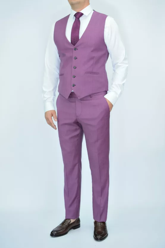Костюм-тройка сиреневого оттенка Каталог
