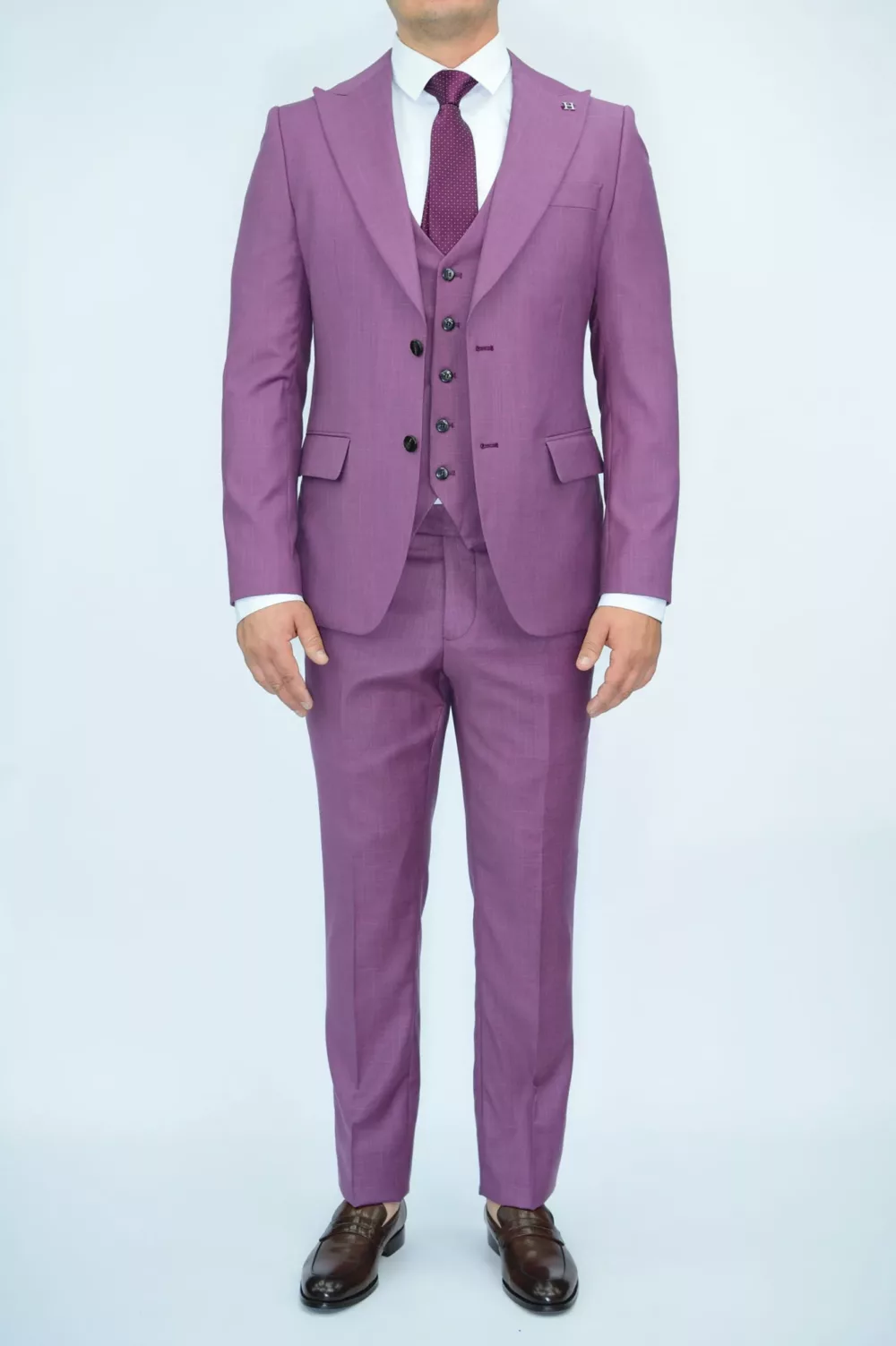 Костюм-тройка сиреневого оттенка Каталог