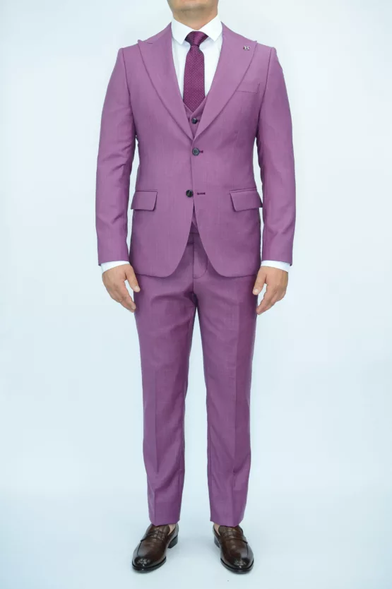 Костюм-тройка сиреневого оттенка Каталог
