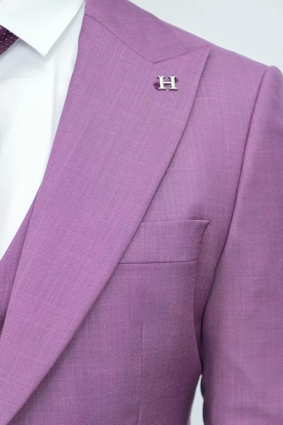 Костюм-тройка сиреневого оттенка Каталог