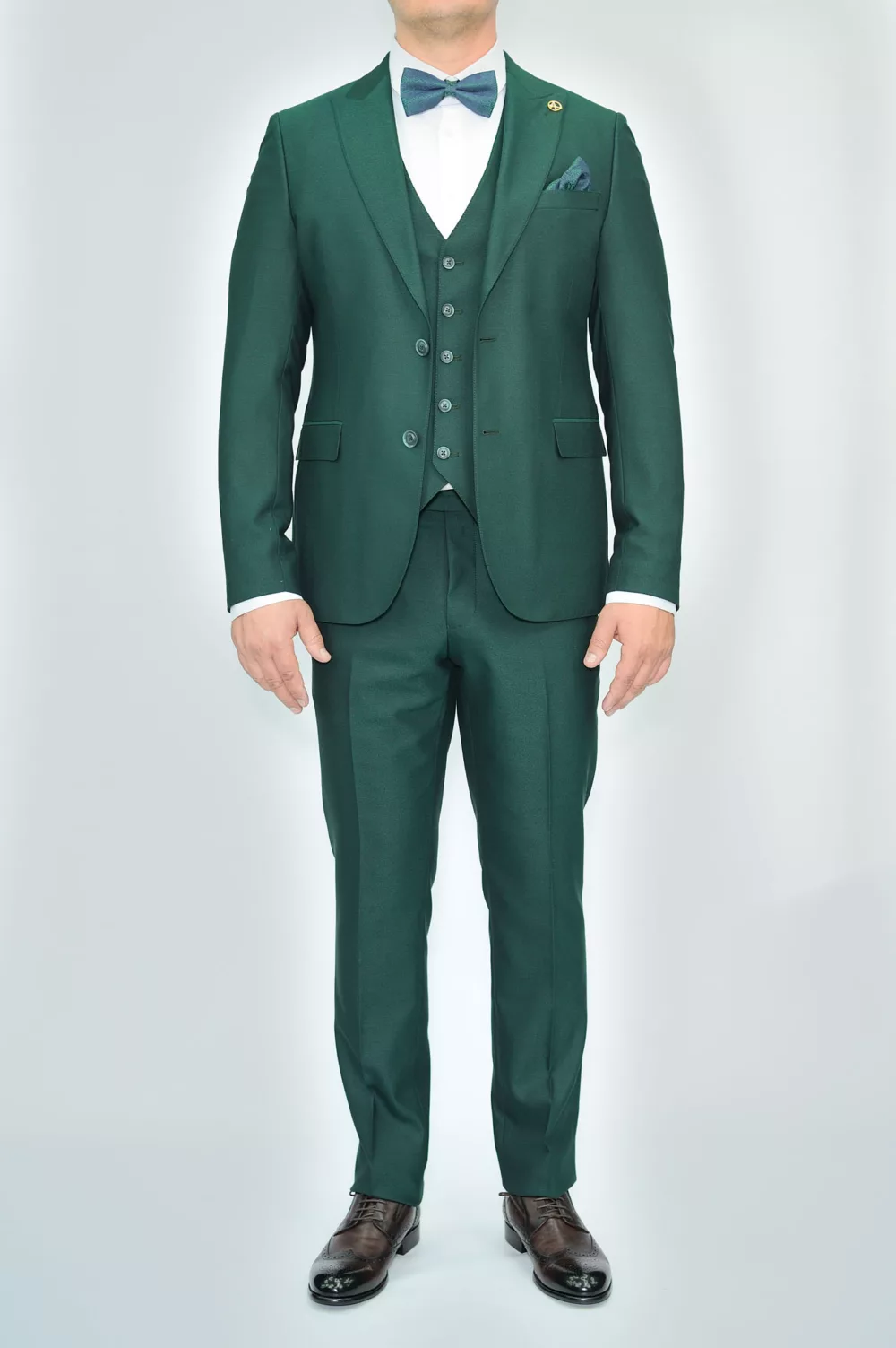 Тройка зеленого цвета Костюм-тройка насыщенно-зеленого цвета Вечерние мужские костюмы