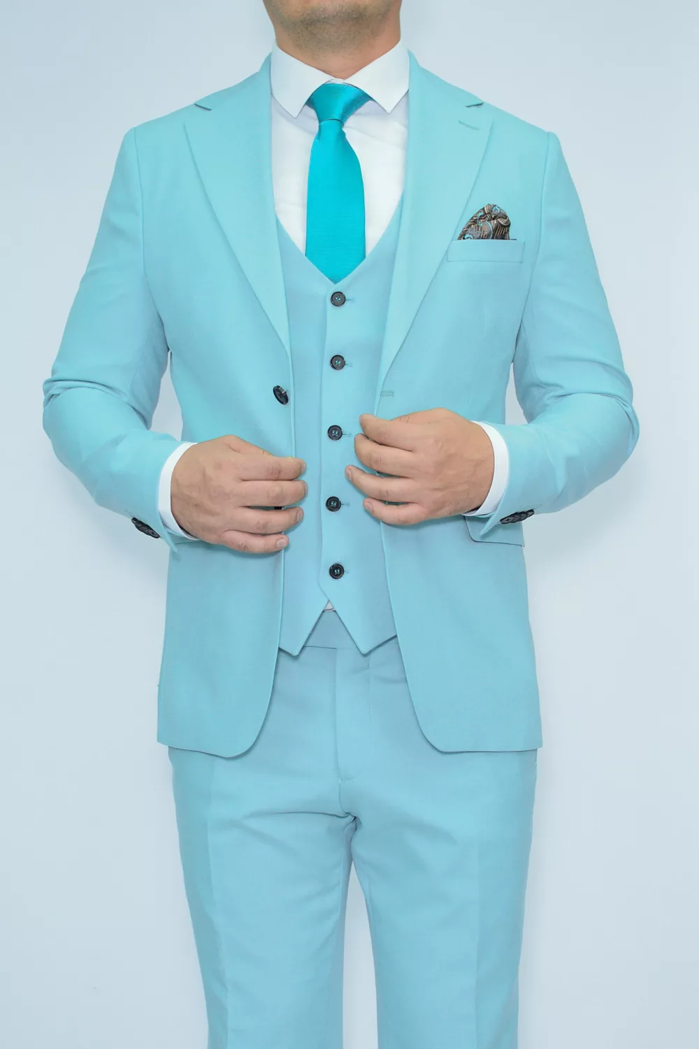 Костюм-тройка мятного оттенка Каталог