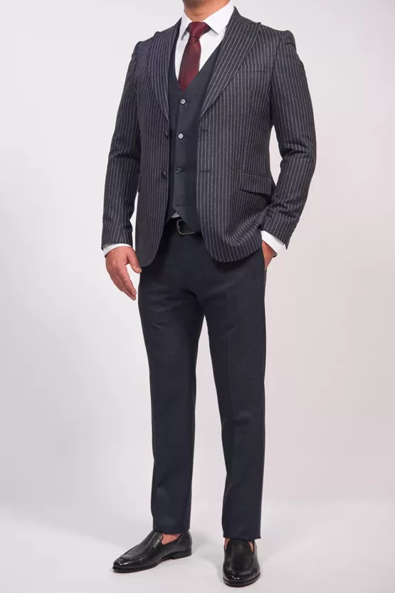 Костюм-тройка синего цвета в полосу Каталог