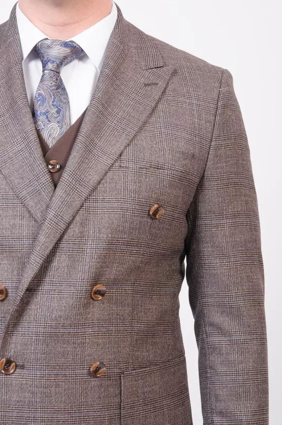 Двубортный костюм-тройка песочного оттенка Каталог