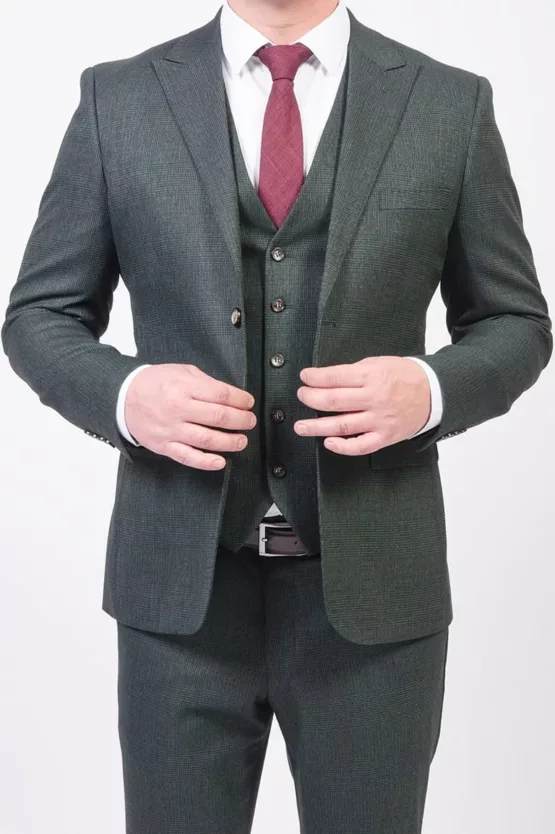 Костюм-тройка зеленого цвета Каталог