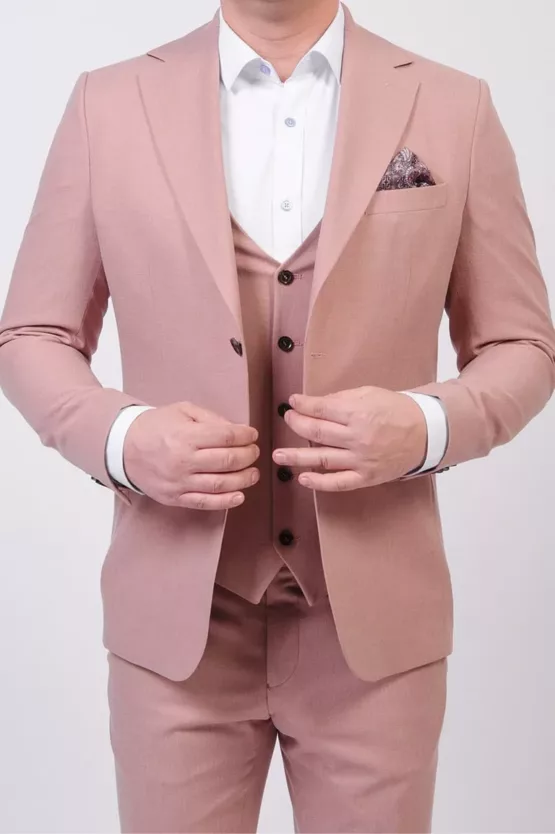 Костюм-тройка бледно-розового оттенка Каталог