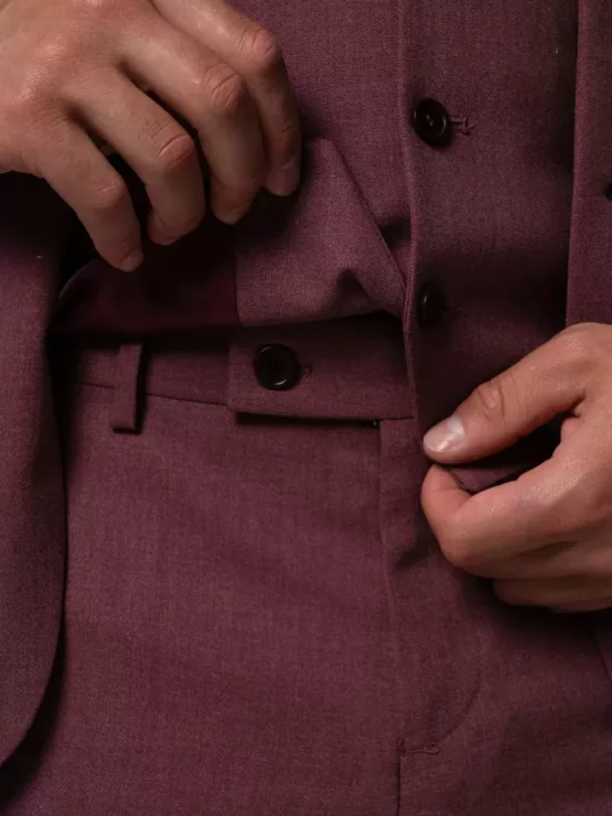 Костюм-тройка цвет марсала Каталог