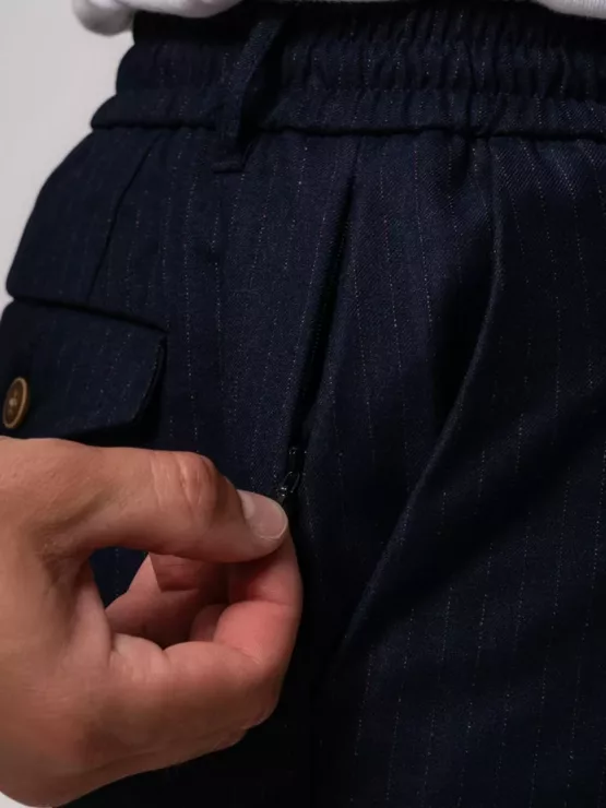 Костюм-двойка синего цвета в полоску Каталог