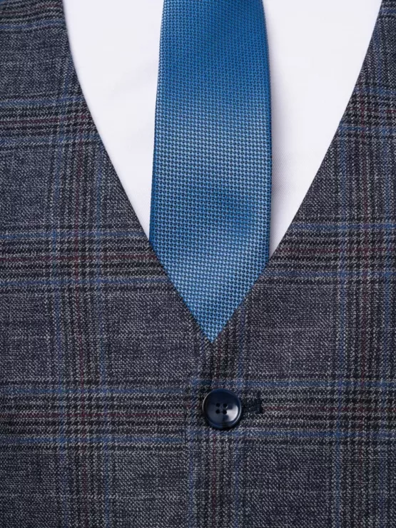 Костюм-тройка серого цвета в клетку Каталог