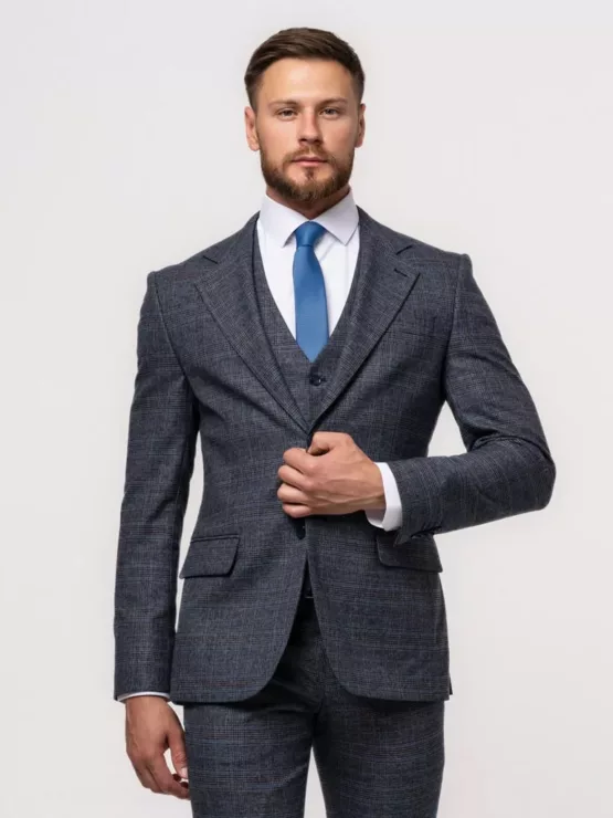 Костюм-тройка серого цвета в клетку Каталог