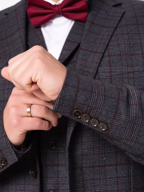 Костюм-тройка серого цвета в клетку на высокий рост Каталог