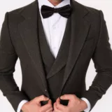 Костюм-тройка болотный цвет Каталог