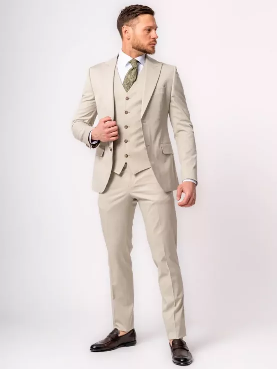 Костюм-тройка светло-фисташковый Каталог