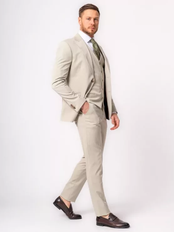 Костюм-тройка светло-фисташковый Каталог
