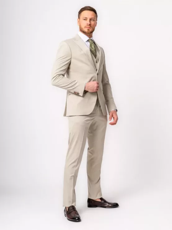 Костюм-тройка светло-фисташковый Каталог
