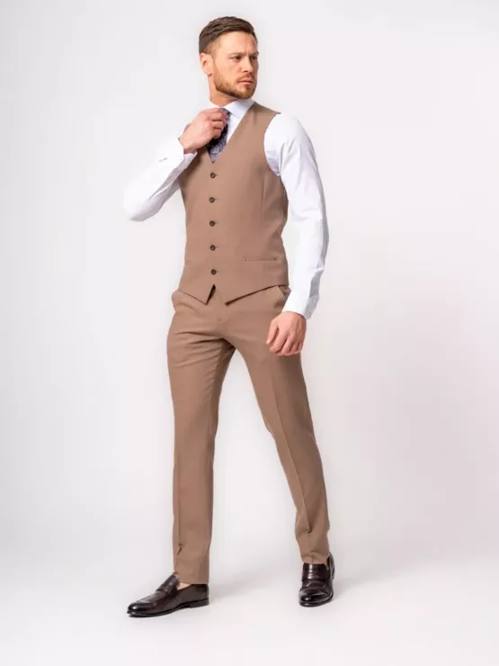 Костюм-тройка пшеничный оттенок Каталог