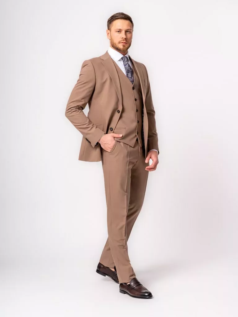 Костюм-тройка пшеничный оттенок Каталог