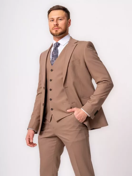 Костюм-тройка пшеничный оттенок Каталог