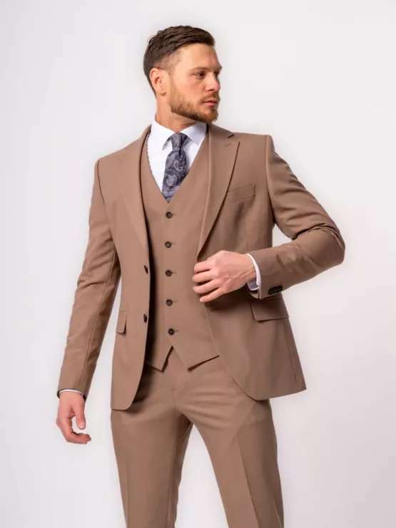 Костюм-тройка пшеничный оттенок Каталог