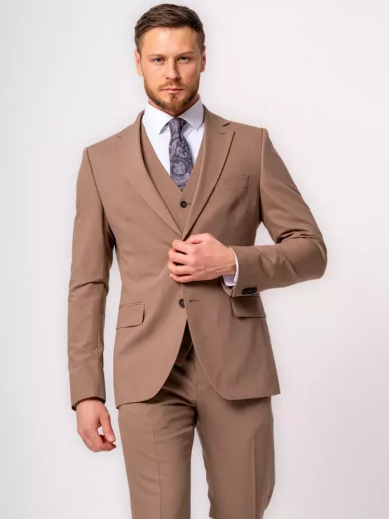 Костюм-тройка пшеничный оттенок Каталог
