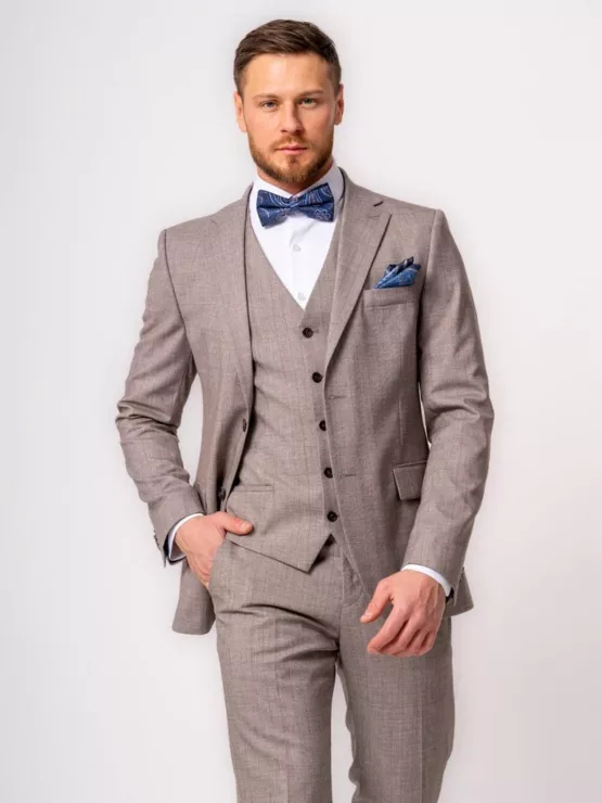 Костюм-тройка кофейный в клетку Каталог