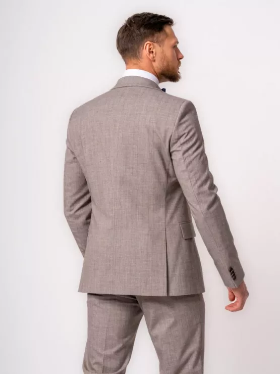 Костюм-тройка кофейный в клетку Каталог