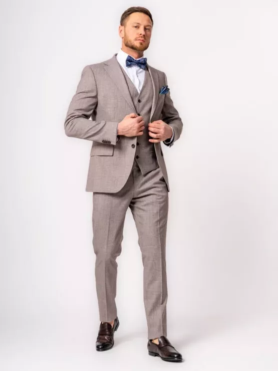 Костюм-тройка кофейный в клетку Каталог