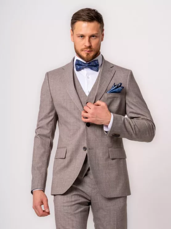 Костюм-тройка кофейный в клетку Каталог